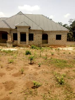 6-Bedroom Bungalow — thumbnail 9